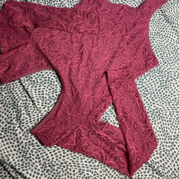 Lace scoop neck long sleeve bodysuit - Picture 3 of 9